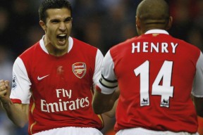 九游电脑版-火箭主帅谈比赛策略强调防守优先，火箭的主帅